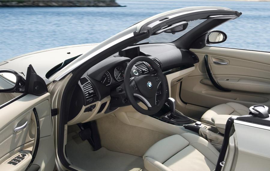  BMW 1-Series Convertible 2007 года  (фото 2 из 36)